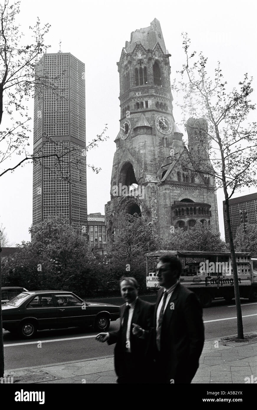 - L'église du Souvenir Kaiser Whilelm Berlin Allemagne 1989 Banque D'Images