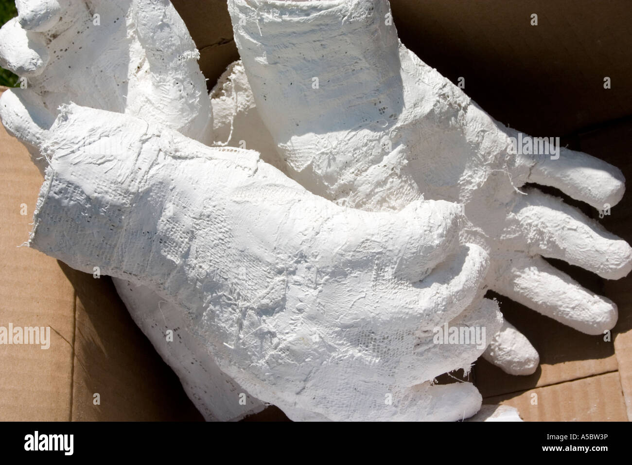 Fort de mains en papier mâché blanc. Dans le coeur de la bête peut jour Festival et défilé Minneapolis Minnesota USA Banque D'Images