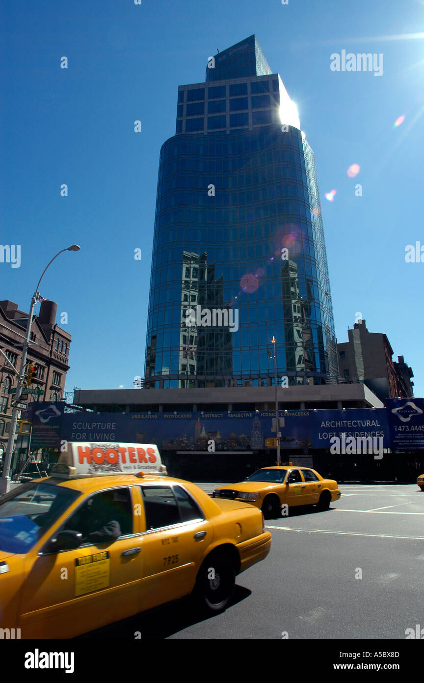 Des murs de verre, un bâtiment en construction sur Astor Place dans l'East Village Banque D'Images