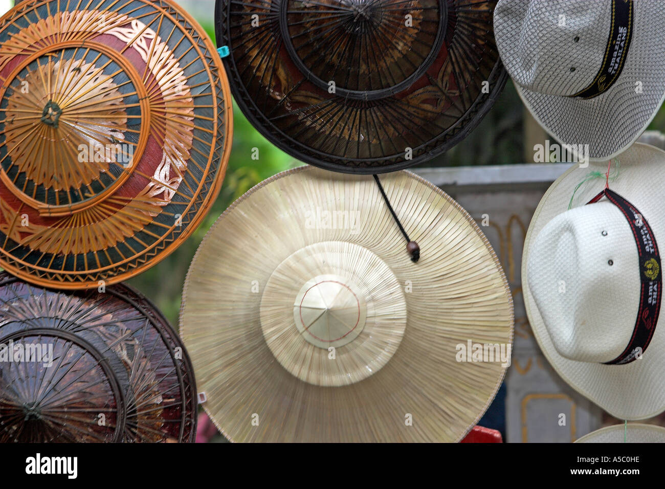 Marché flottant de Damnoen Saduak attraction touristique près de Bangkok en Thaïlande Banque D'Images