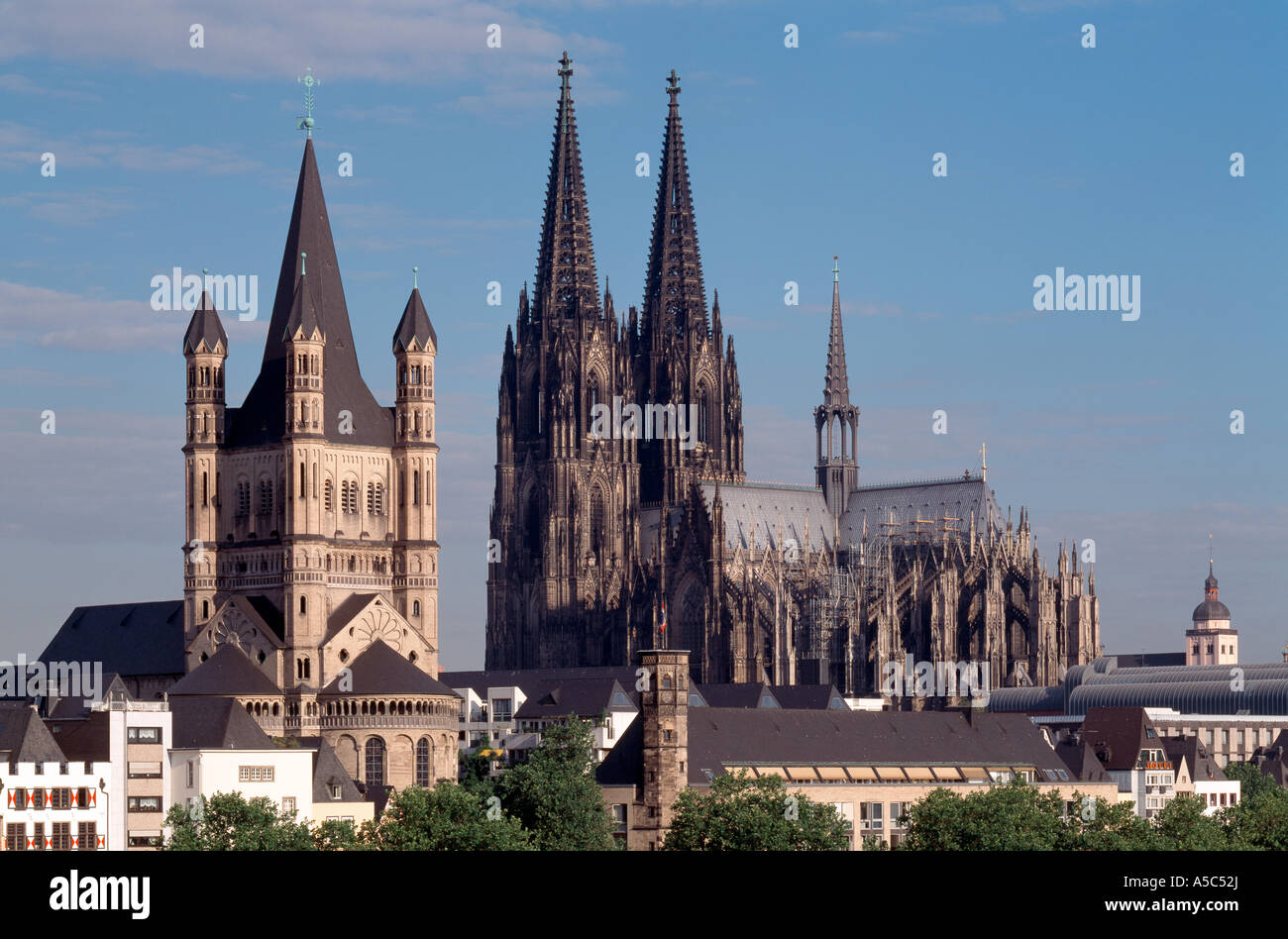 Köln, Groß St. Martin, Dom und Blick von Südwesten Banque D'Images