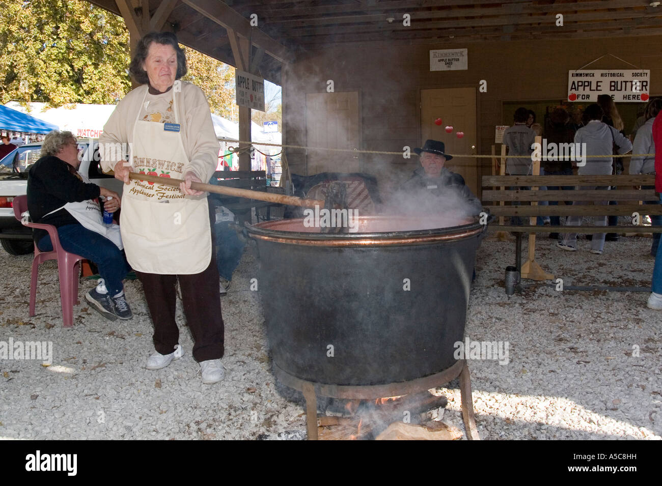 Missouri MO USA Kimmswick faire le beurre de pomme au festival Octobre 2006 Banque D'Images