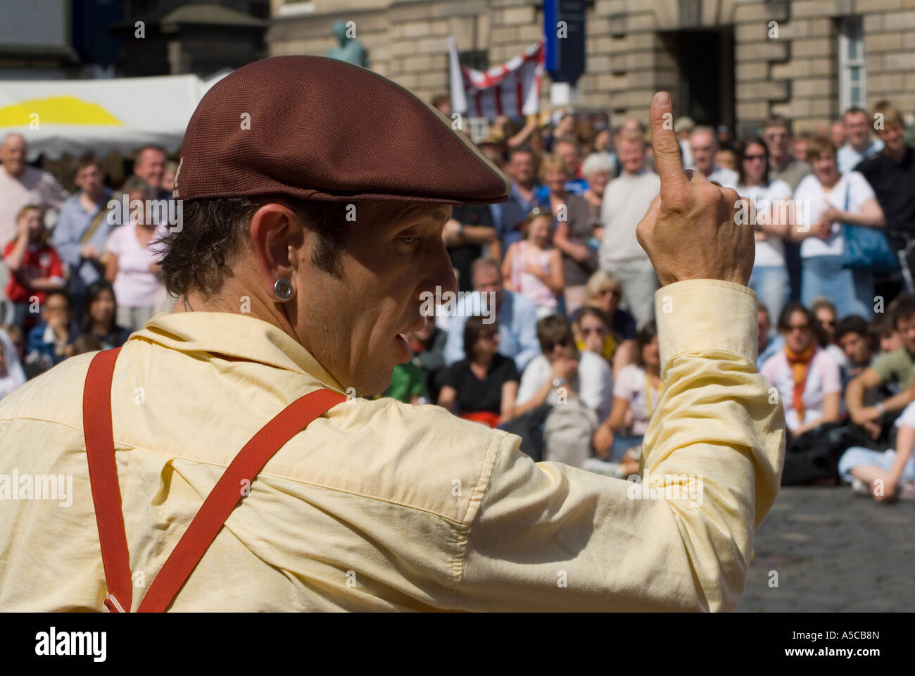 Festival d'Édimbourg est artiste de rue comptant jusqu'à zéro dans son show Banque D'Images
