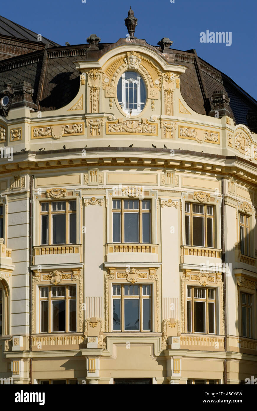 Édifice de la Banque de crédit foncier (1906) Piata Mare, Sibiu, Roumanie Banque D'Images