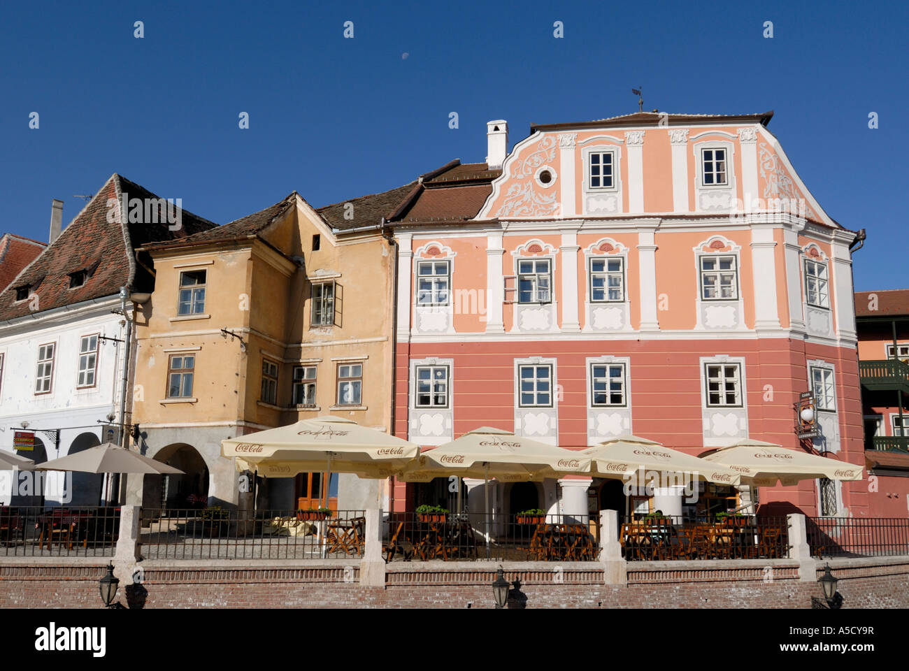 Roumanie Sibiu. Casa Luxemburg sur la Piata Mica (petit carré). Banque D'Images