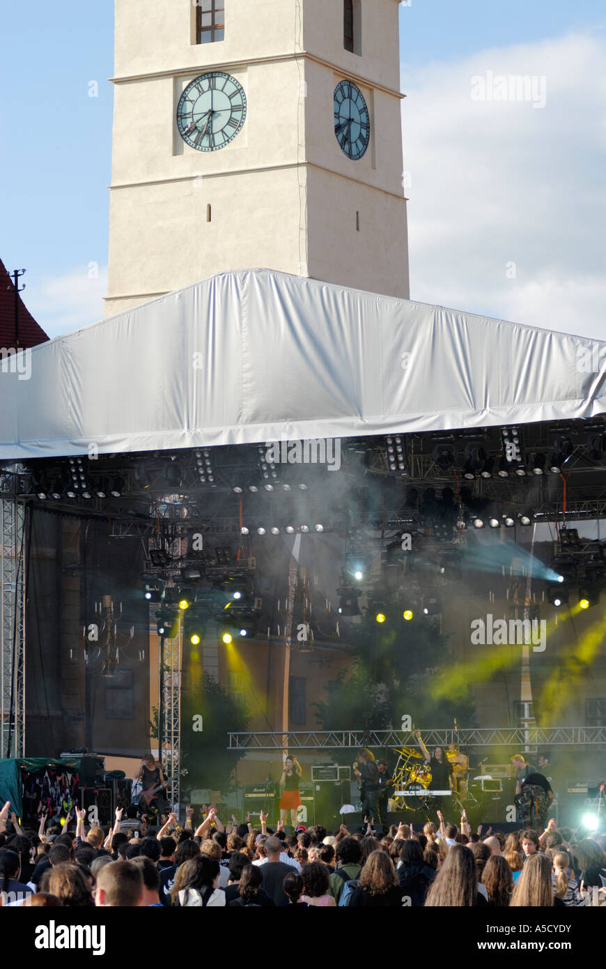 Roumanie Sibiu. Silentivm concert tenu sur la Piata Mare. Festival Artmania Banque D'Images