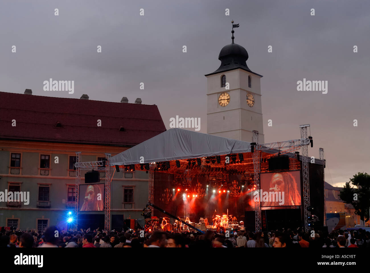 Roumanie Sibiu. Concert Amorphis dans Piata Mare. Festival Artmania Banque D'Images