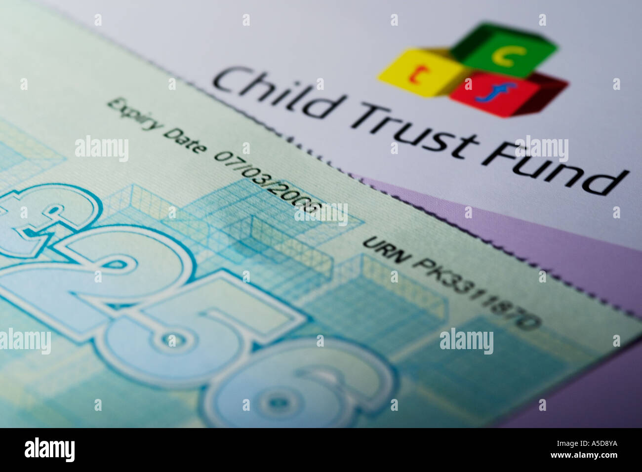 Child trust fund notice et bon de réduction Banque D'Images