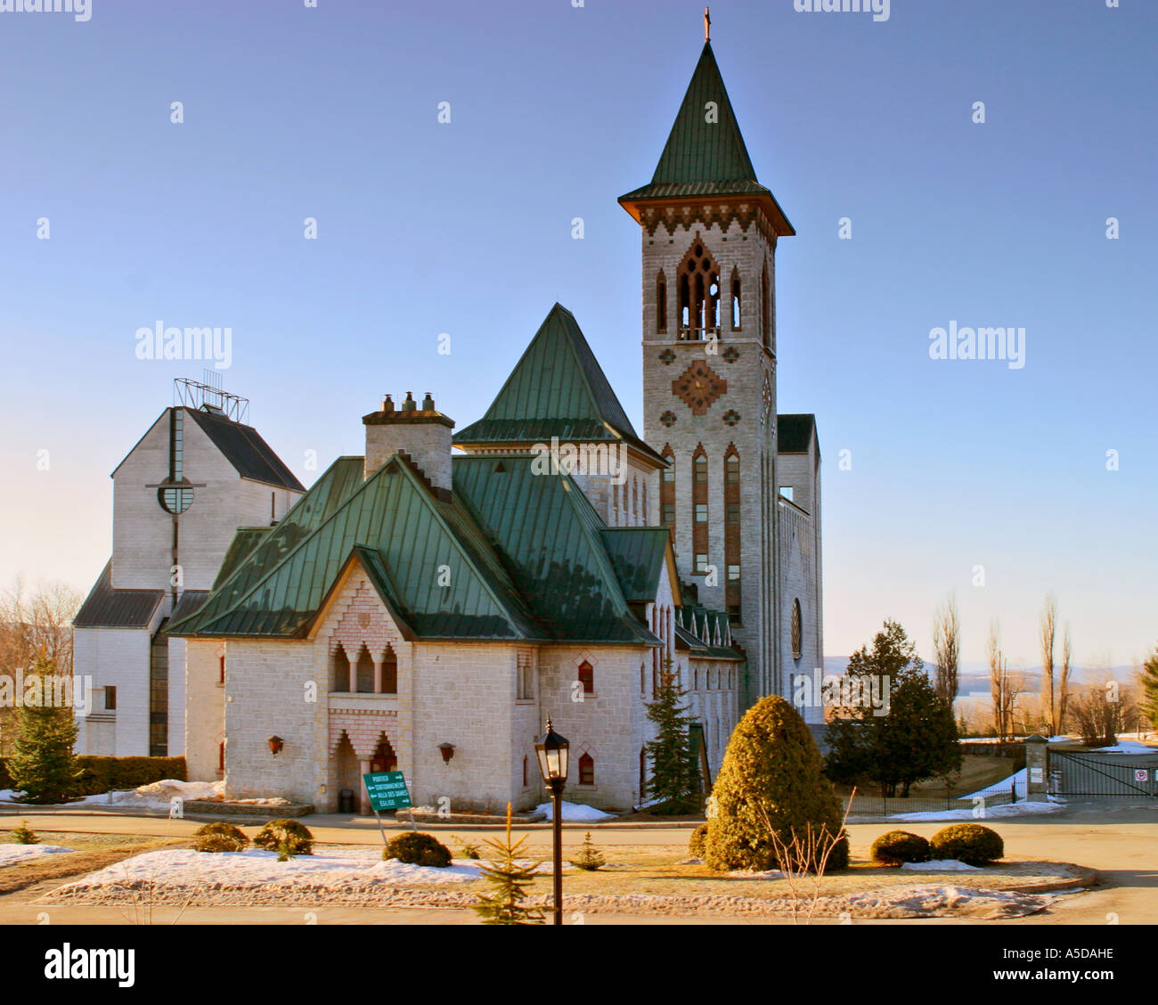 Abbaye de saint benoit du lac Banque de photographies et d’images à ...