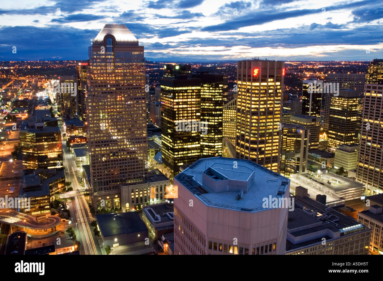 Stock photo de la skyline de Calgary Alberta Canada vu de la tour de Calgary Banque D'Images