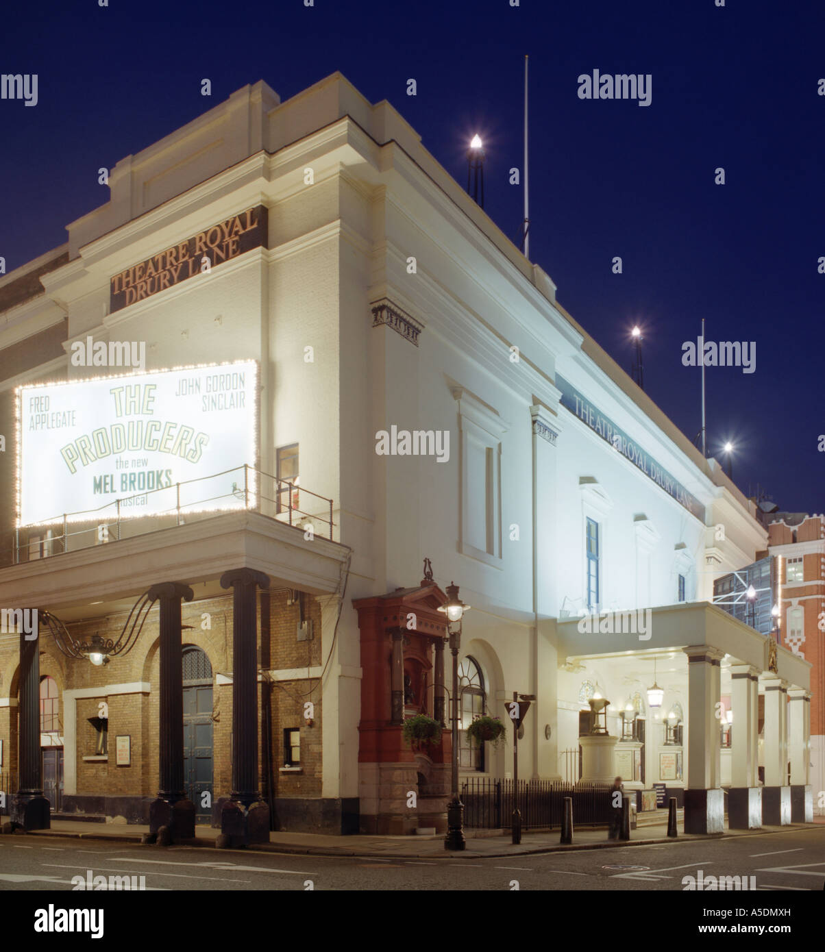Theatre Royal Drury Lane à Londres la nuit, jouant "La Producers' Banque D'Images