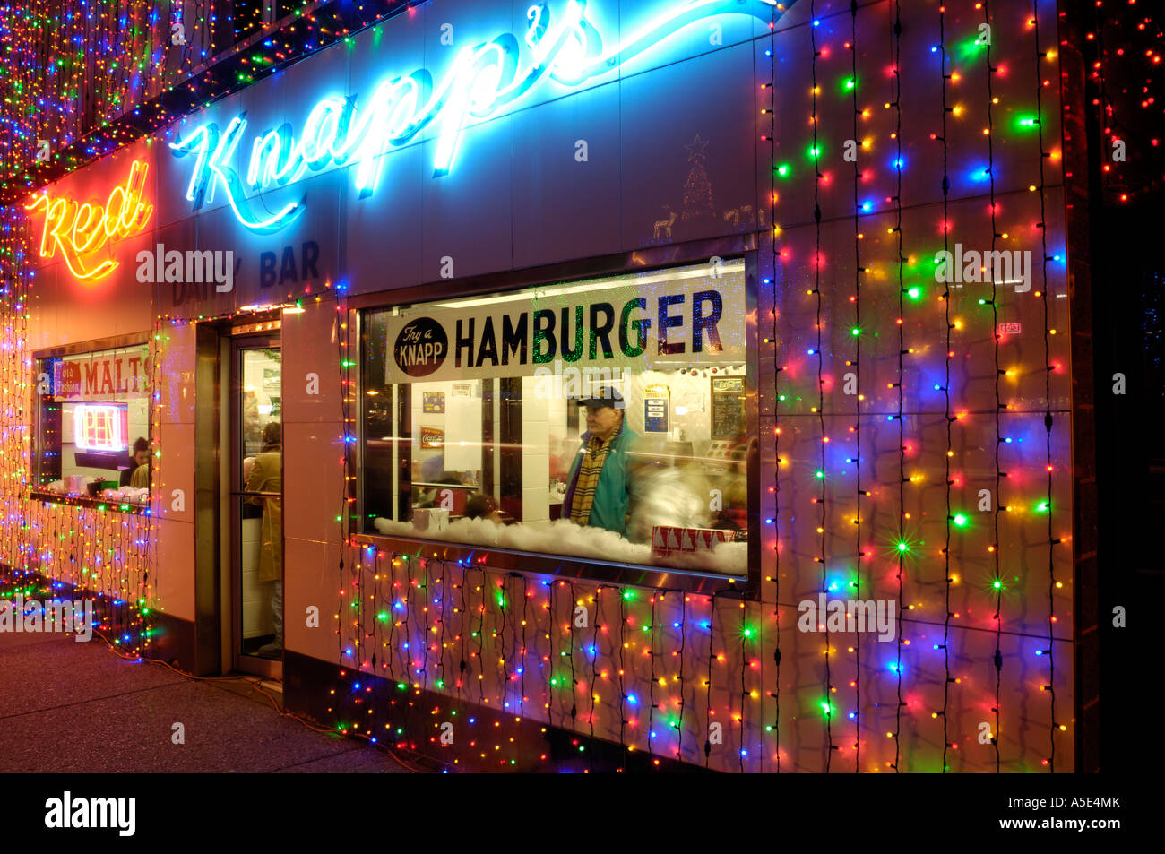 Les lumières de Noël sur un restaurant pendant le Big Bright Lights Show à Rochester au Michigan USA Banque D'Images