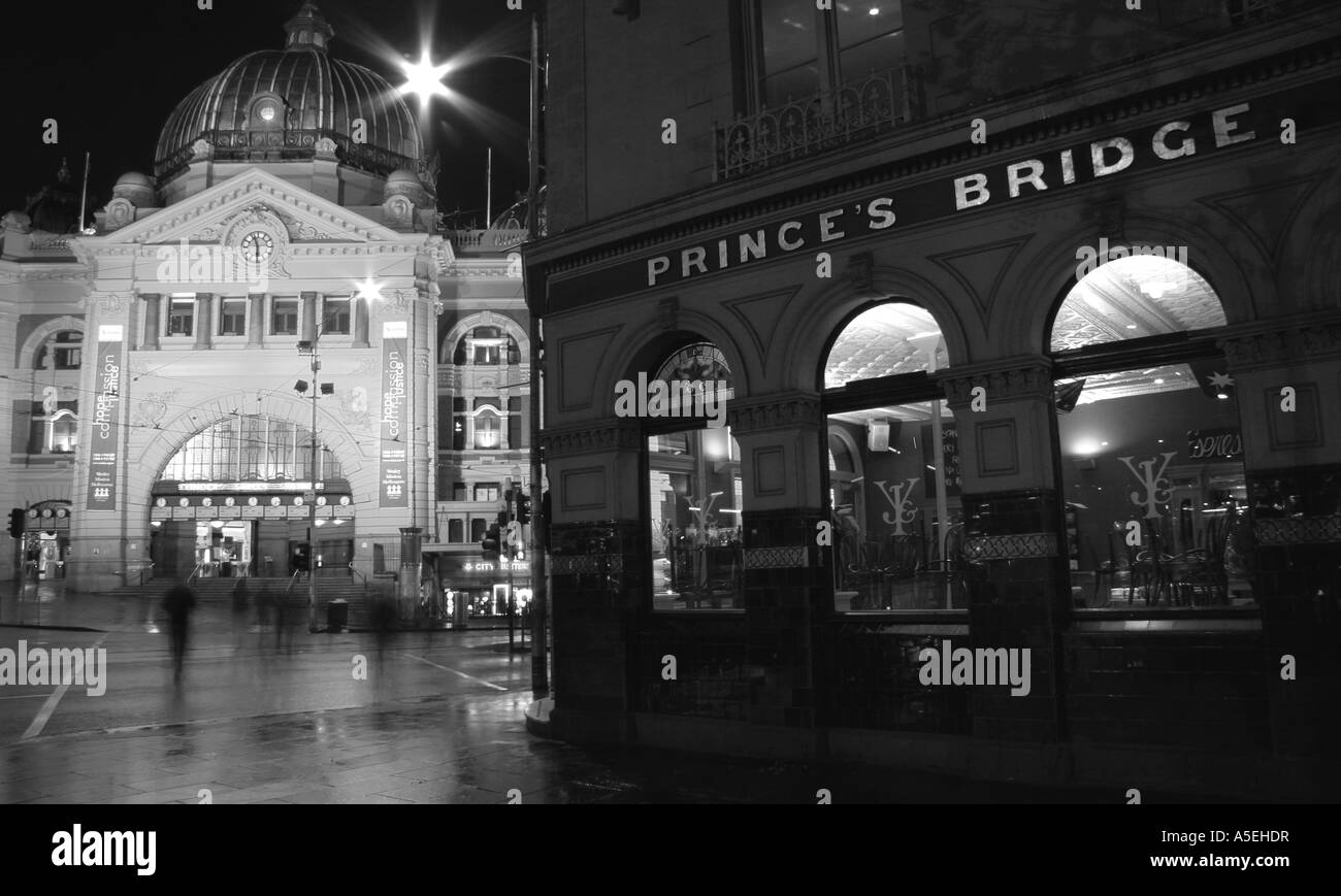 La gare de Flinders Street, Melbourne, Victoria, Australie Banque D'Images
