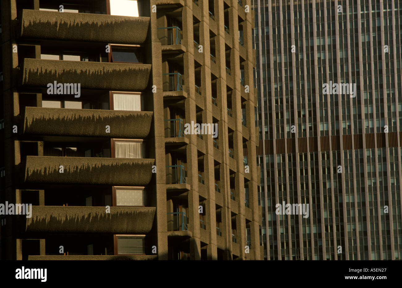 Complexe de logements Barbican dans la ville de Londres. Partie dans la propriété privée autre autorité locale 1990s 1992 Royaume-Uni HOMER SYKES Banque D'Images