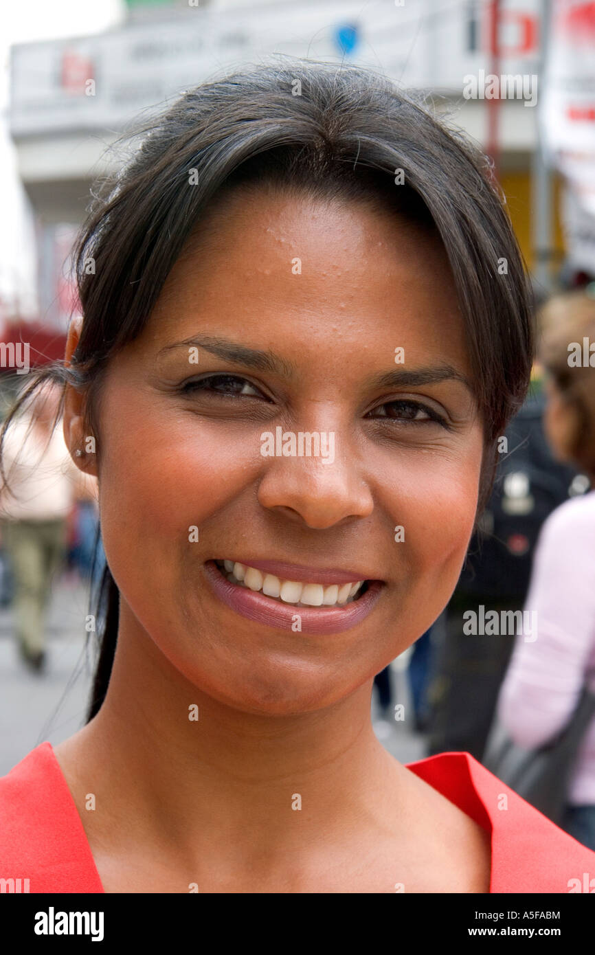 Portrait d'une femme brésilienne à Sao Paulo Brésil Banque D'Images