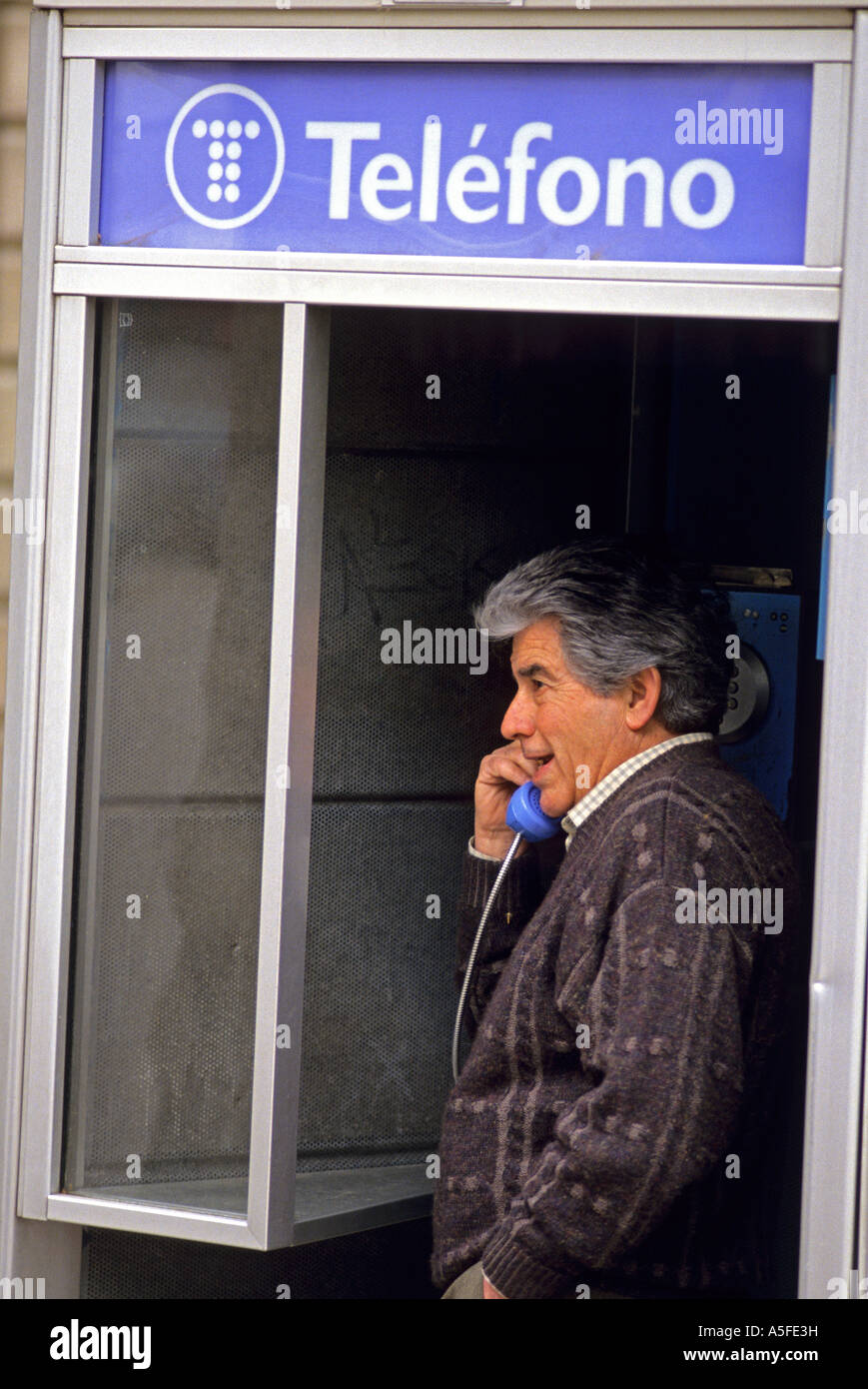 Cabine téléphonique espagne Banque de photographies et d’images à haute résolution Alamy