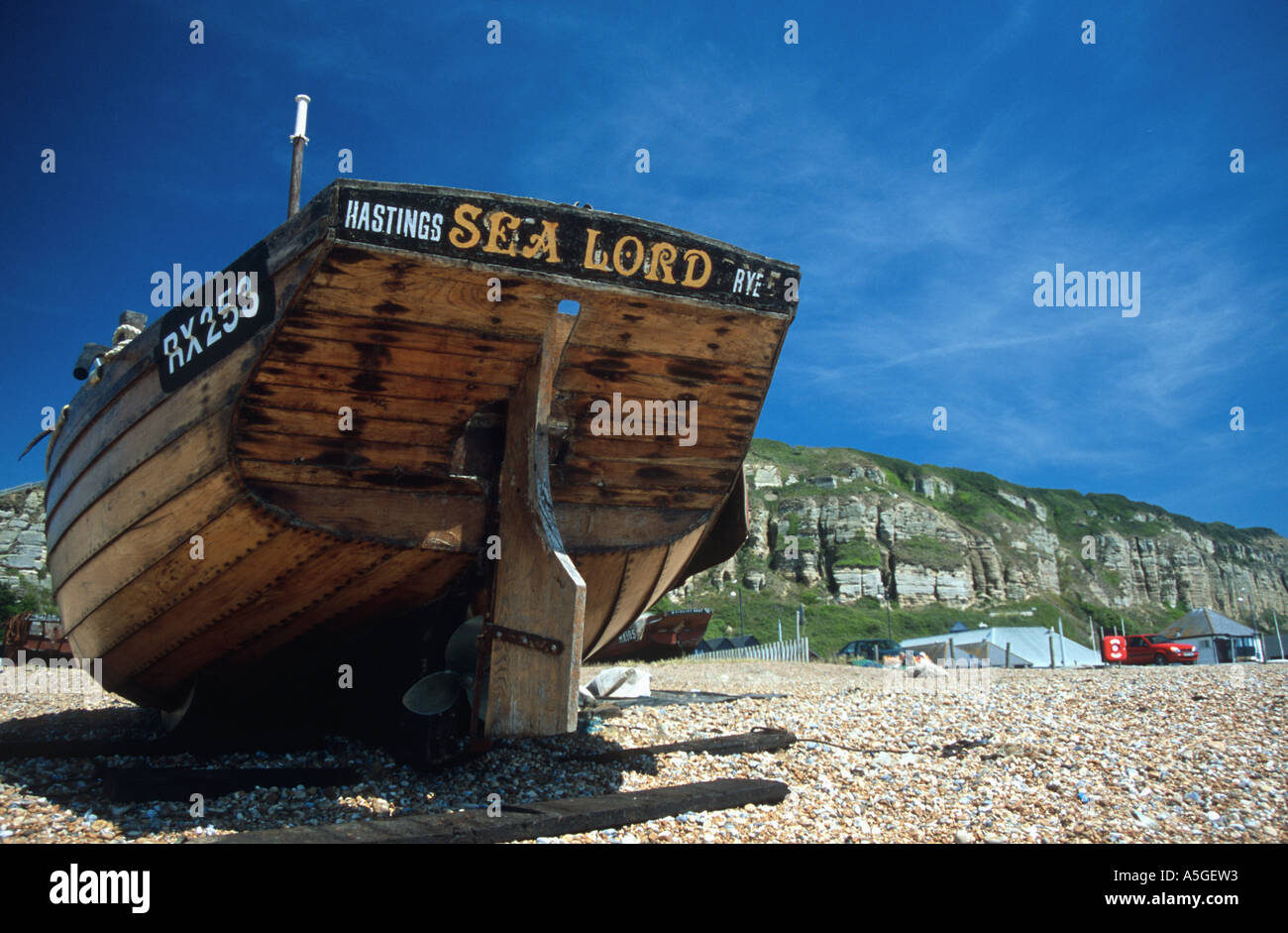 Bateau de pêche Sea Lord Hastings Rock une plage de Nore Hastings East Sussex Angleterre Grande-bretagne Royaume-uni Europe EU Banque D'Images