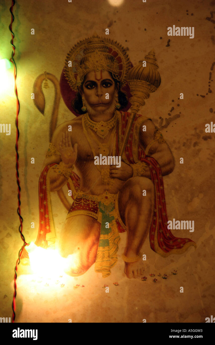 Photo d'Hanuman le Dieu Singe hindou, sur un mur à l'extérieur le Shri Swaminarayan Temple à Willesden Green Banque D'Images