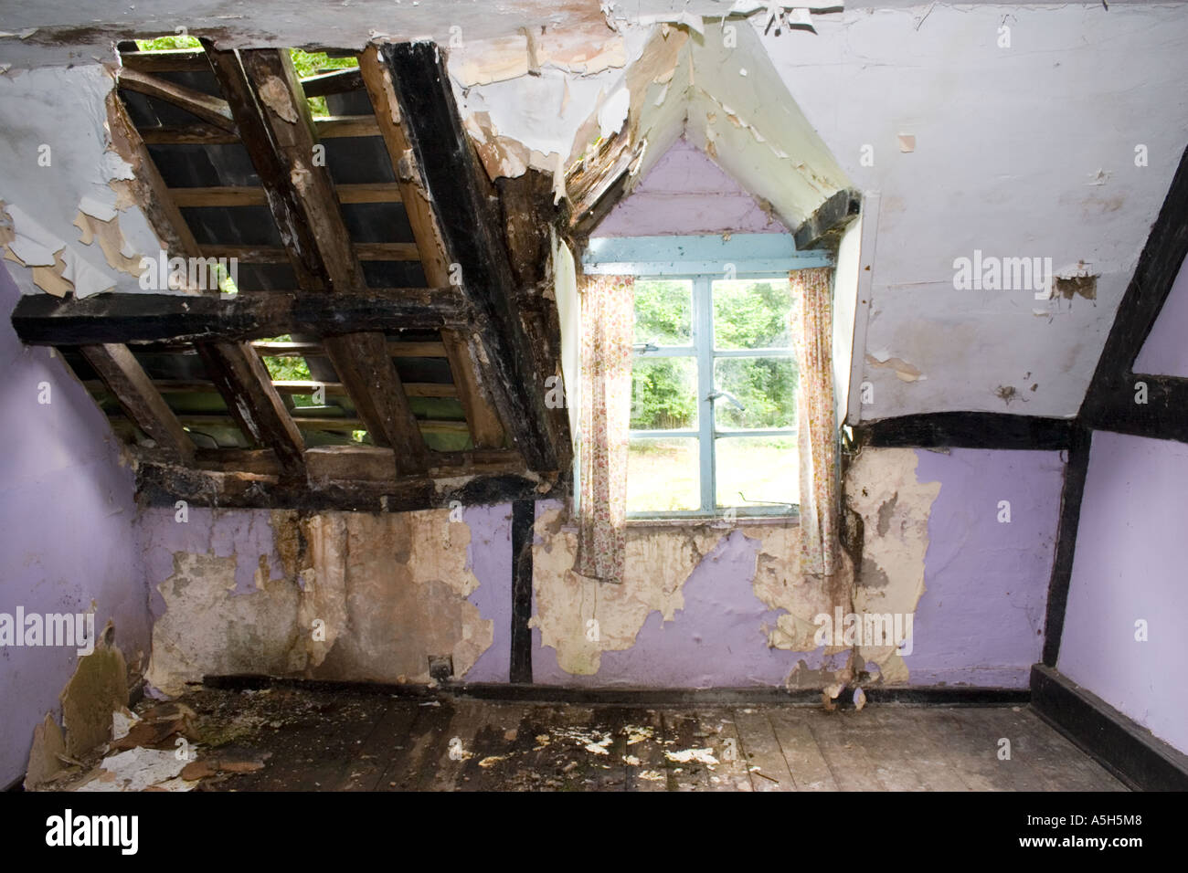 Bâtiment de ferme à l'abandon. Banque D'Images