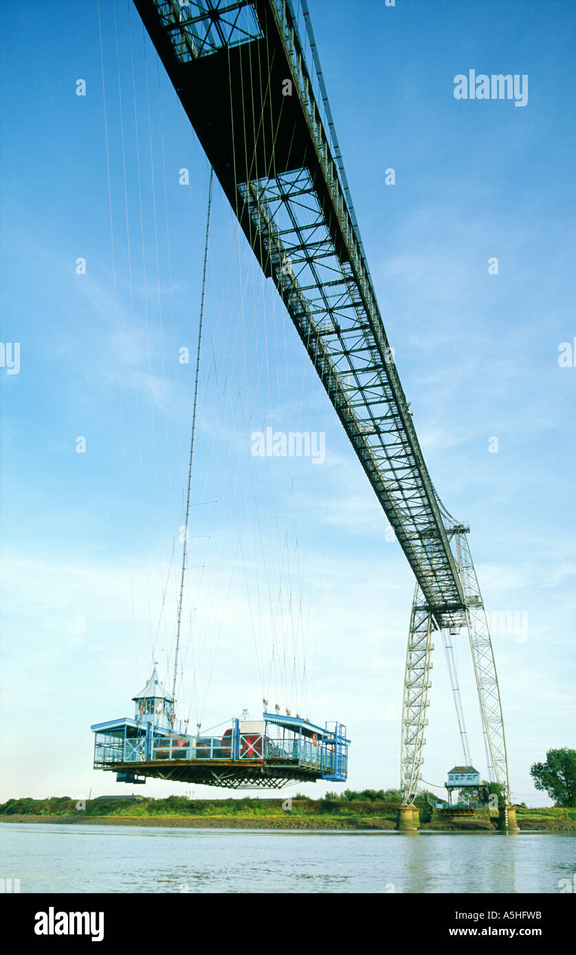 Le Pont Transbordeur, construit 1906, transporte des véhicules et des passagers sur la rivière Usk dans la ville de Newport dans le sud du Pays de Galles, Royaume-Uni Banque D'Images