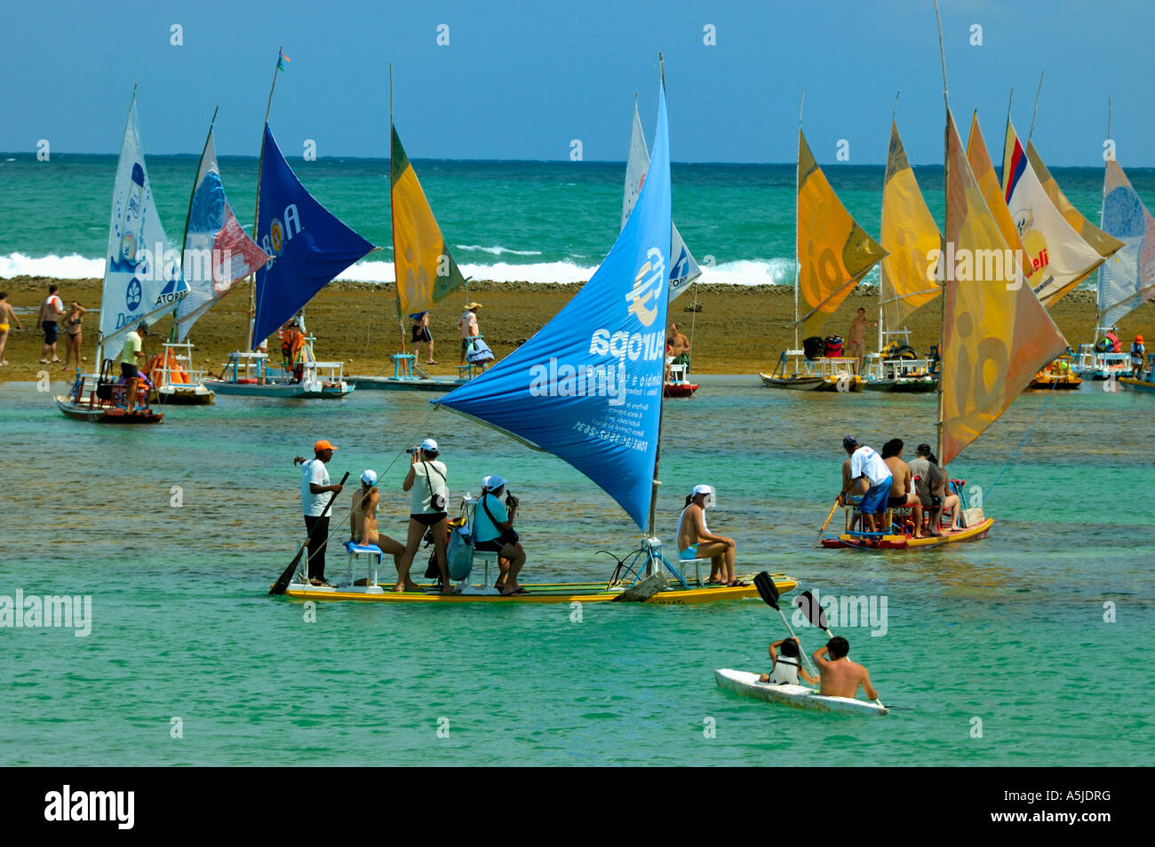 Porto de Galinhas Brésil Pernambuco touristes observant les récifs coralliens locaux Banque D'Images