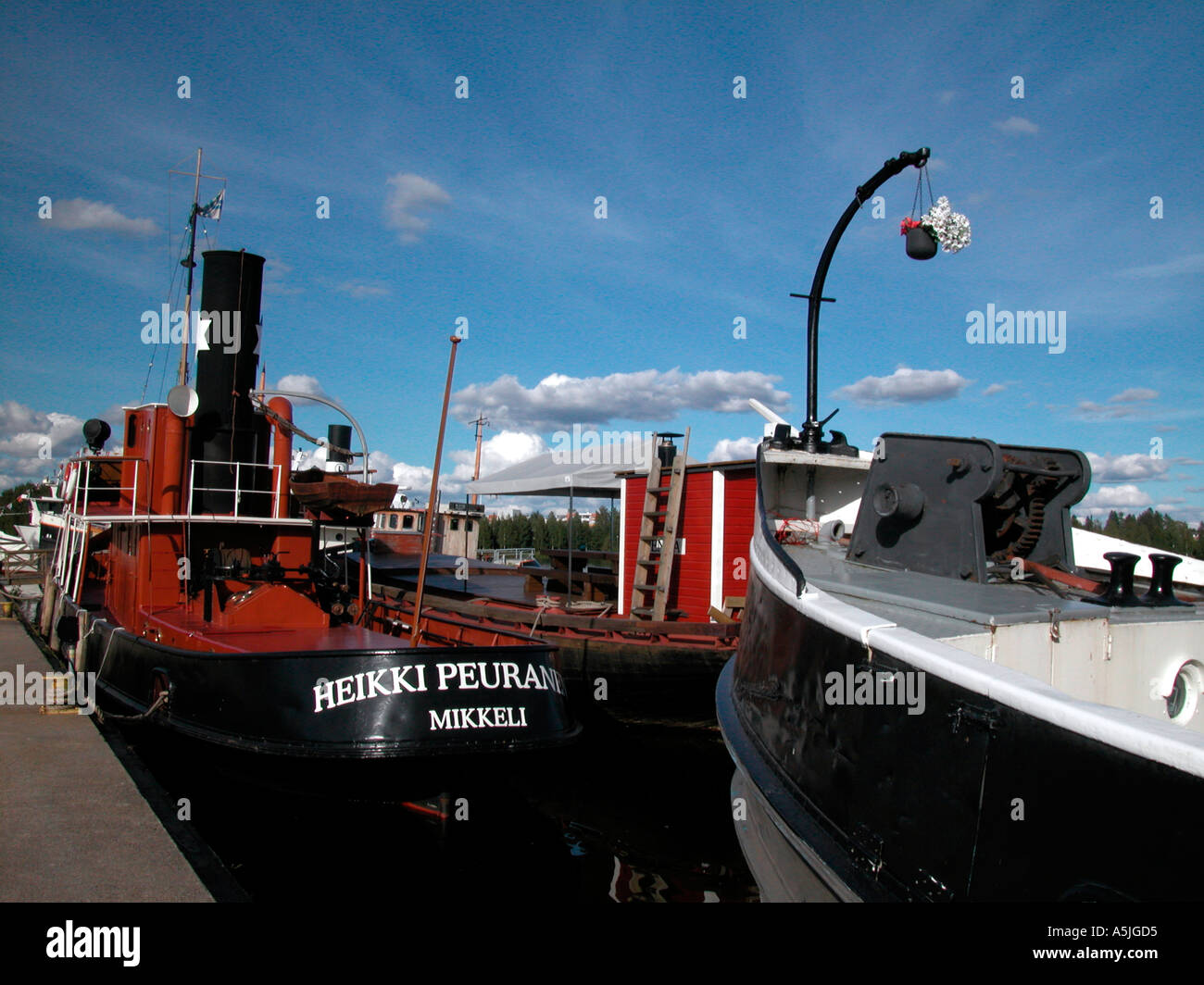 Steamships accostage à port de Boulogne-sur-Mer au bord du lac Saimaa en milieu Finlande Banque D'Images