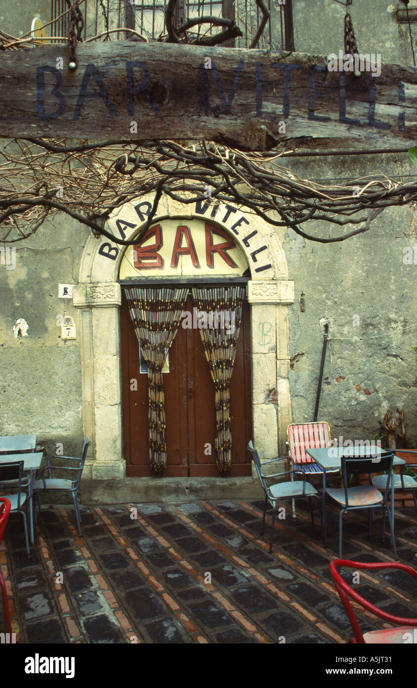 L'établissement parrain Vitelli bar Savoca Sicile Italie Banque D'Images