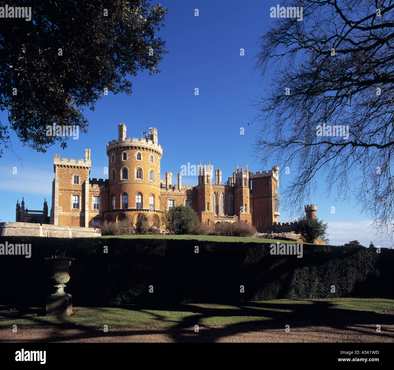 Général vue avant du Château de Belvoir Grantham Leicestershire Banque D'Images