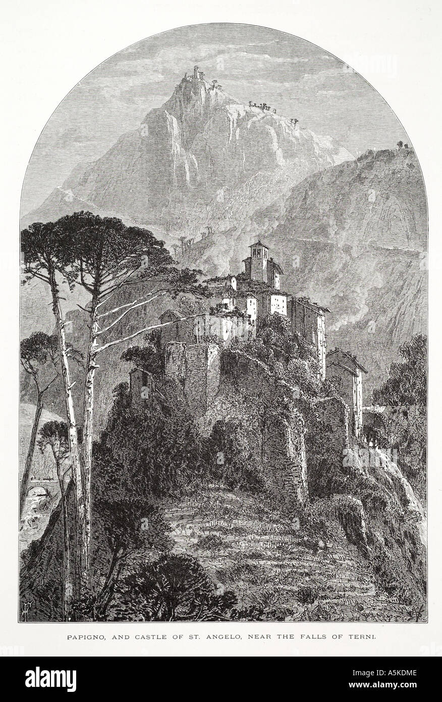 Papigno château St Ange mountain tree valley river bridge terrasse en pierre village Rome ROMA Italie Italien Italia Banque D'Images