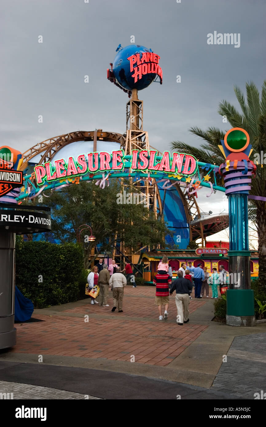 Entree De Pleasure Island De Downtown Disney A La Tombee De La Walt Disney World Orlando Floride Photo Stock Alamy