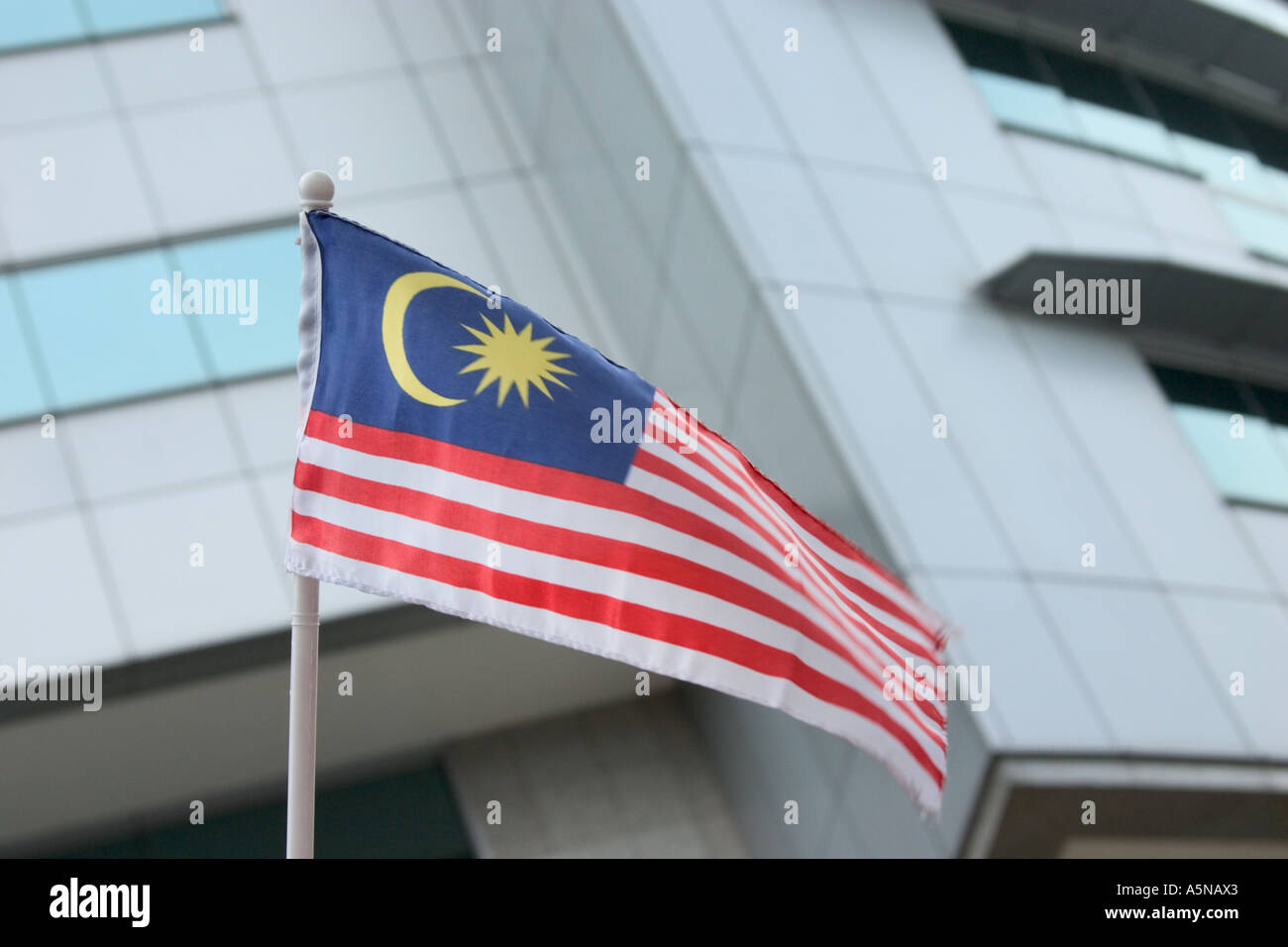 Drapeau de la Malaisie à l'encontre de la mise en contexte Banque D'Images