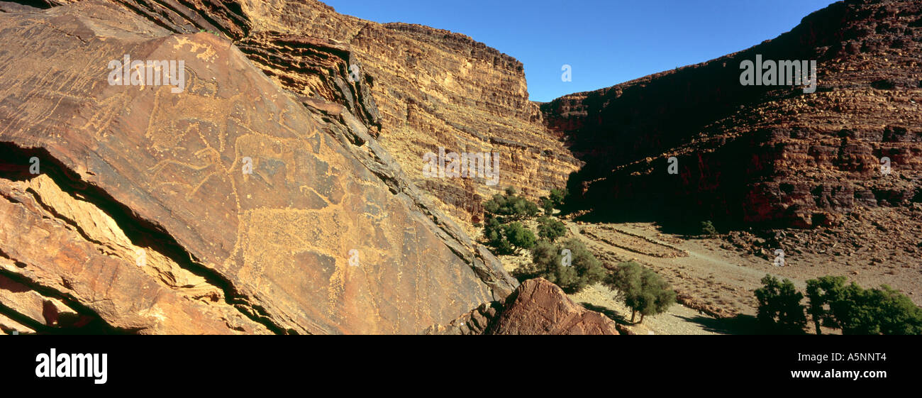 Rock Carvings Ukas Maroc Banque D'Images