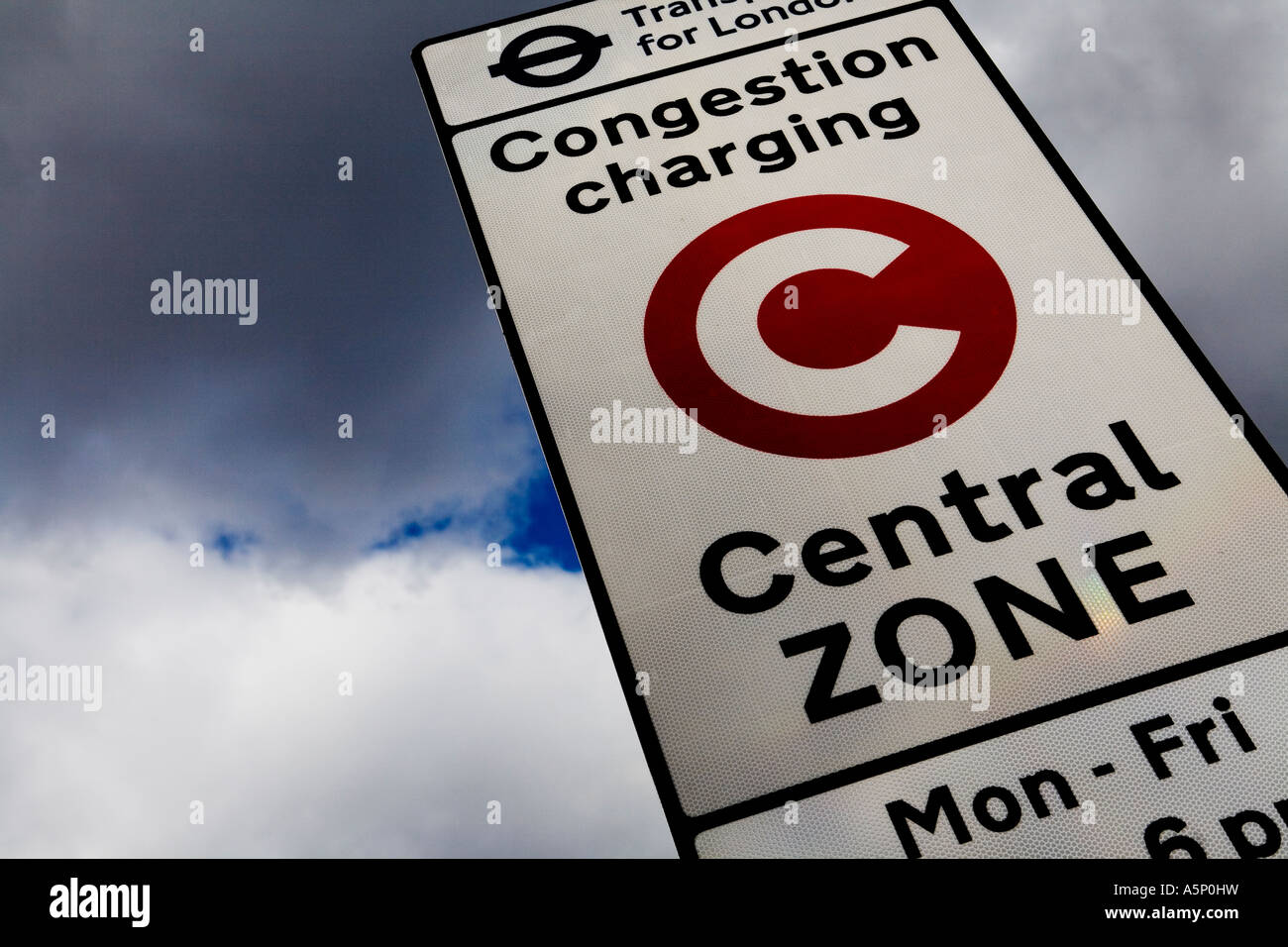 Congestion charge signe à Elephant Castle Londres Banque D'Images