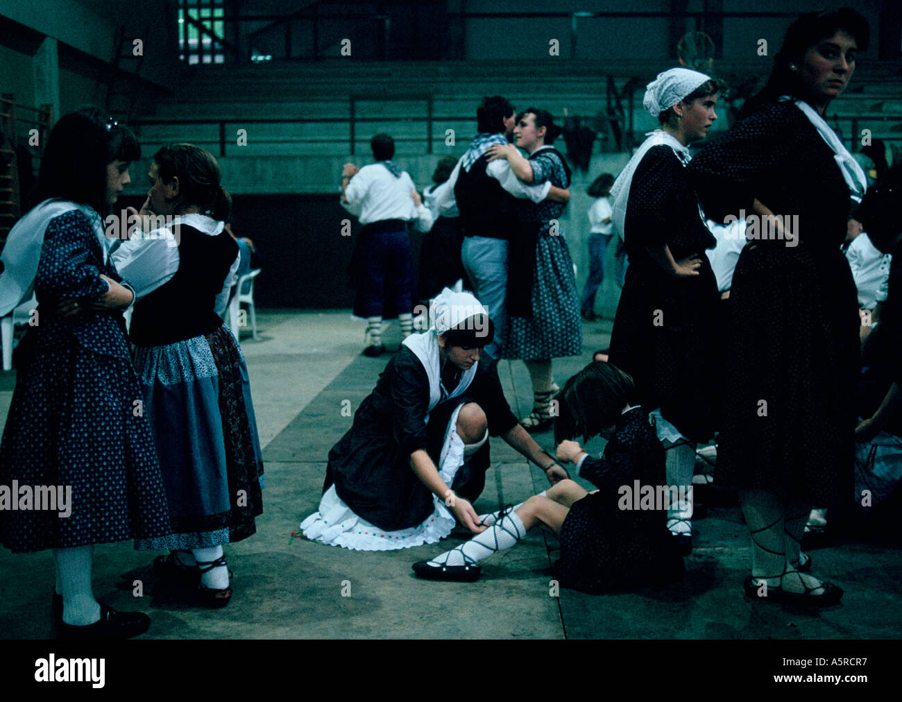 Peuple Basque Basque people traditional dress Banque de photographies et d’images à ...