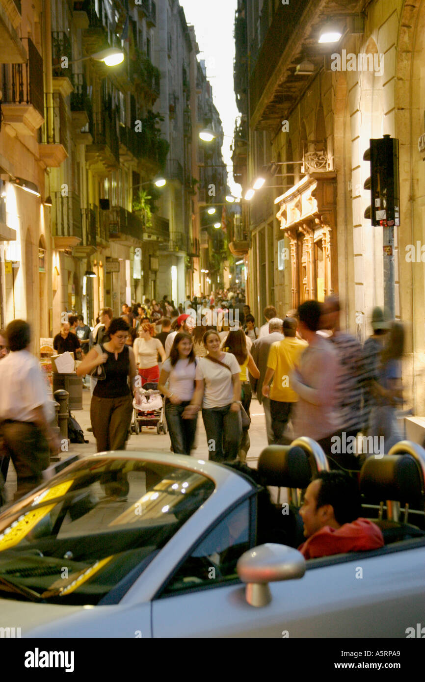 Barcelone Espagne Carrer dels Tallers de nuit Banque D'Images