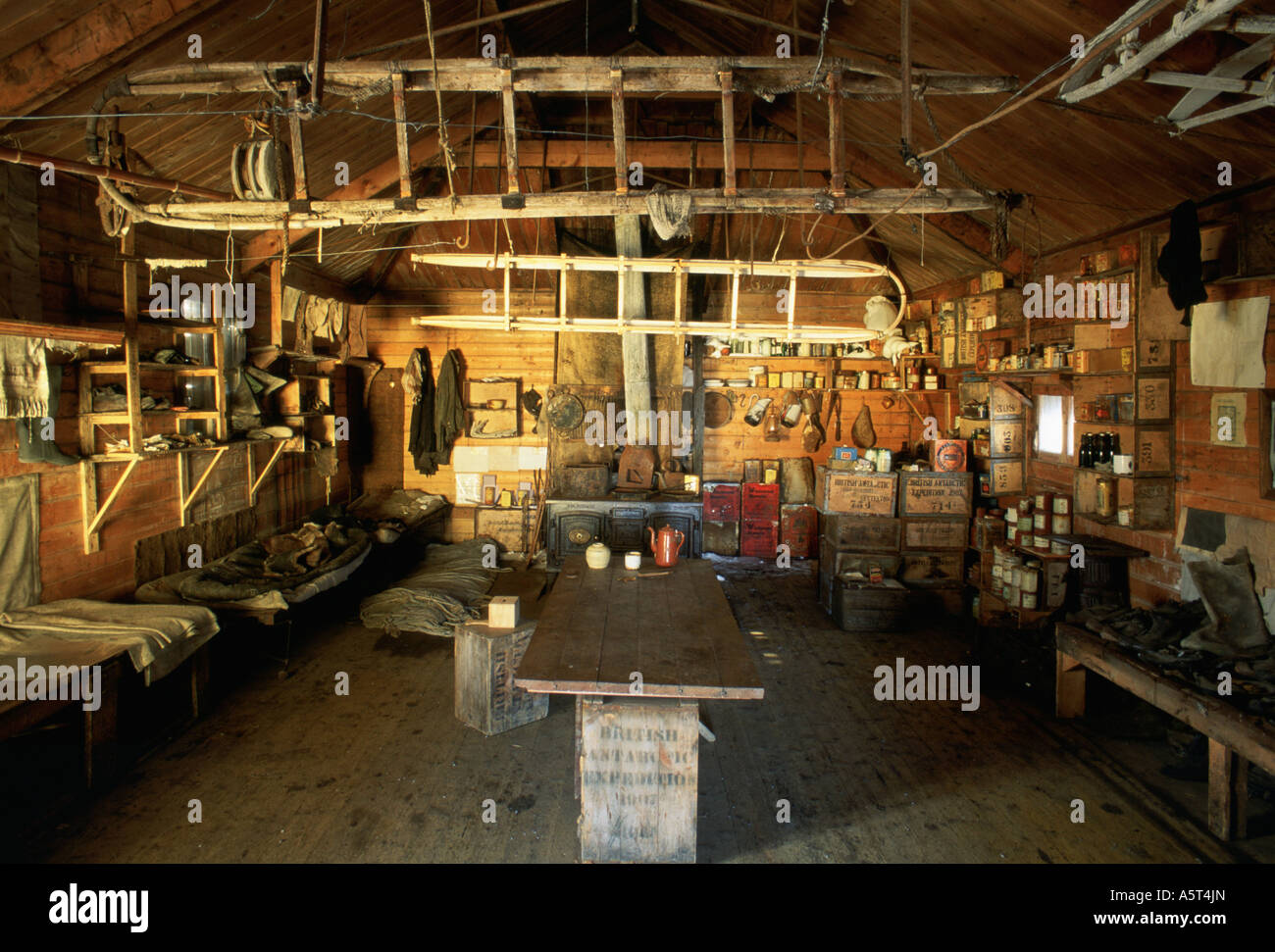 L'intérieur conserve de Sir Ernest Shackleton s hut cap Royds Antarctique Banque D'Images