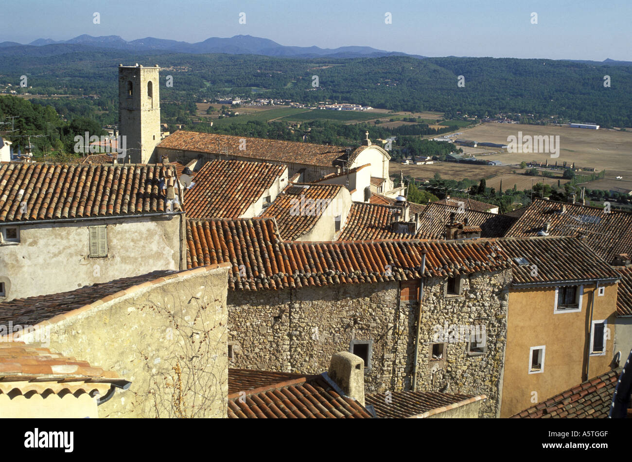 Vue de dessus de toit dans la ville médiévale, Fayence. Le Var, Provence, Cote d 'Azur, sud de la France. Banque D'Images