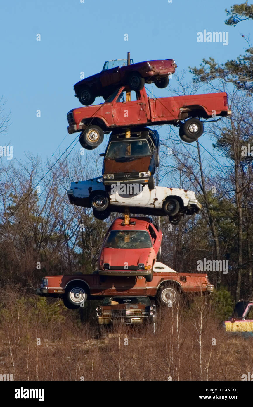 Location de totem attire les clients à Harry's U Tirez Em Hazleton Wisconsin plus grand monde en cour de récupération d'automobiles Banque D'Images