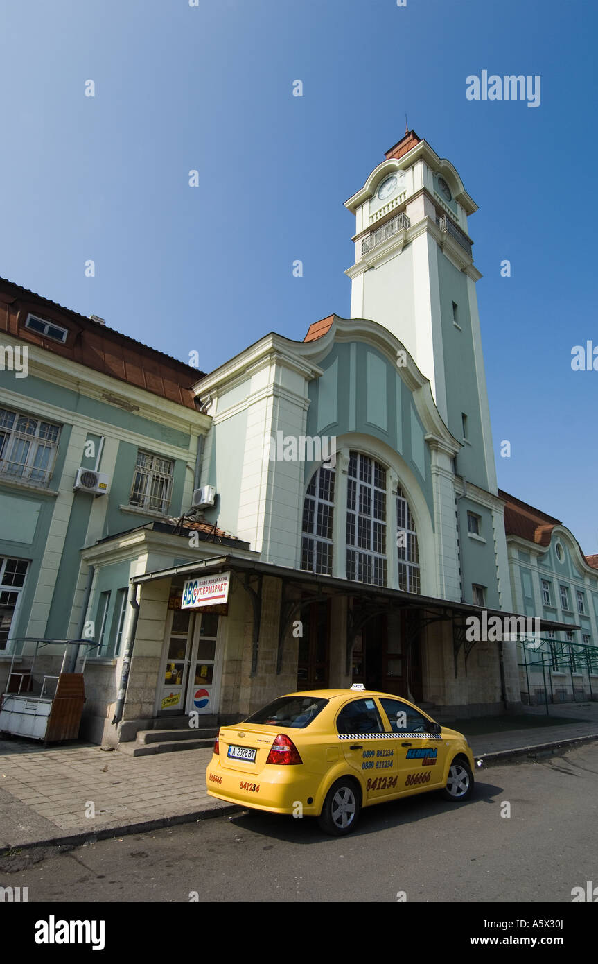 La gare de Burgas taxi jaune côte de la mer Noire est de l'Europe Bulgarie Ville Banque D'Images