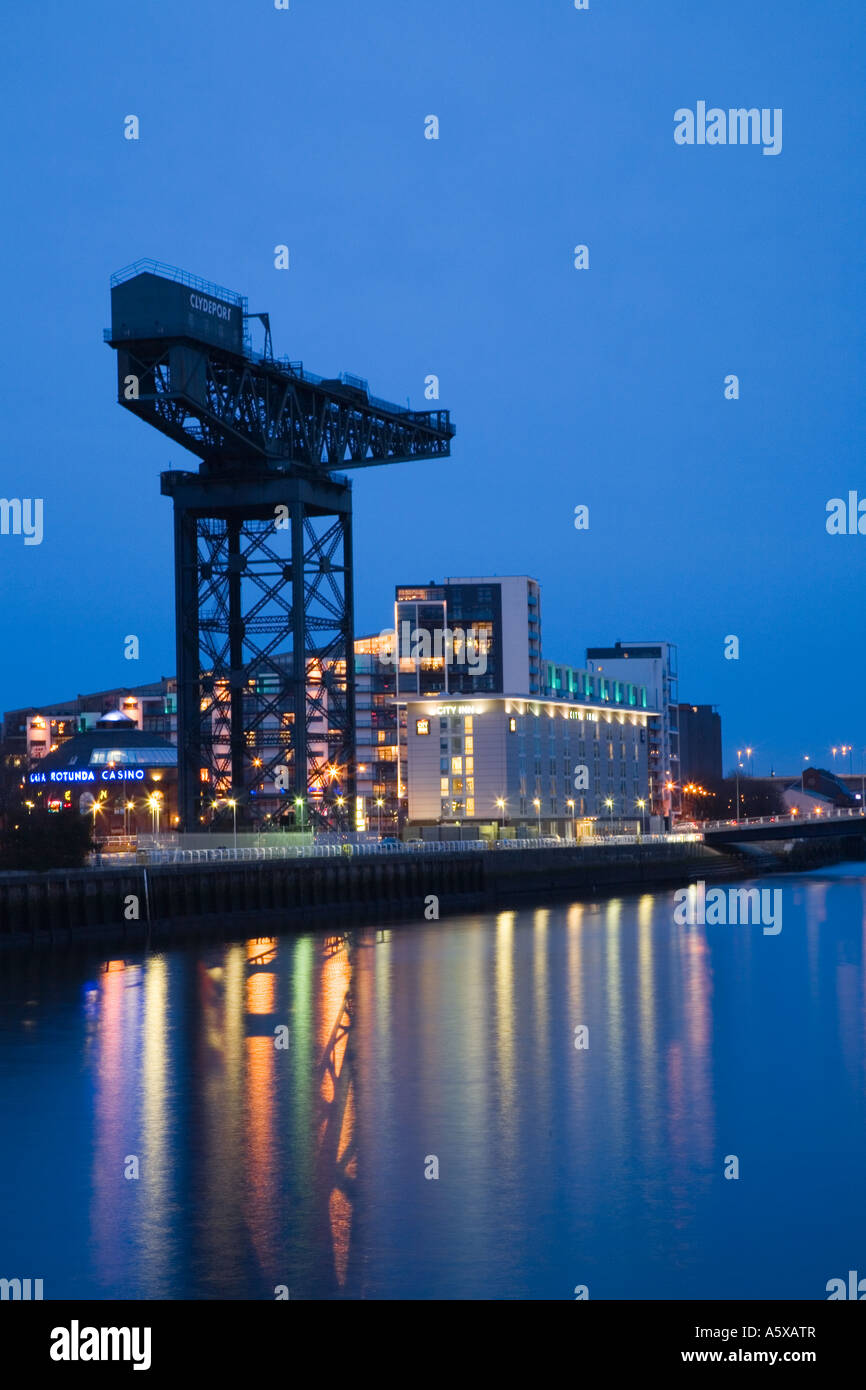 Le Dock et à la Grue de Quai des Princes du Pacifique, Cale, Glasgow, Écosse, Royaume-Uni Banque D'Images