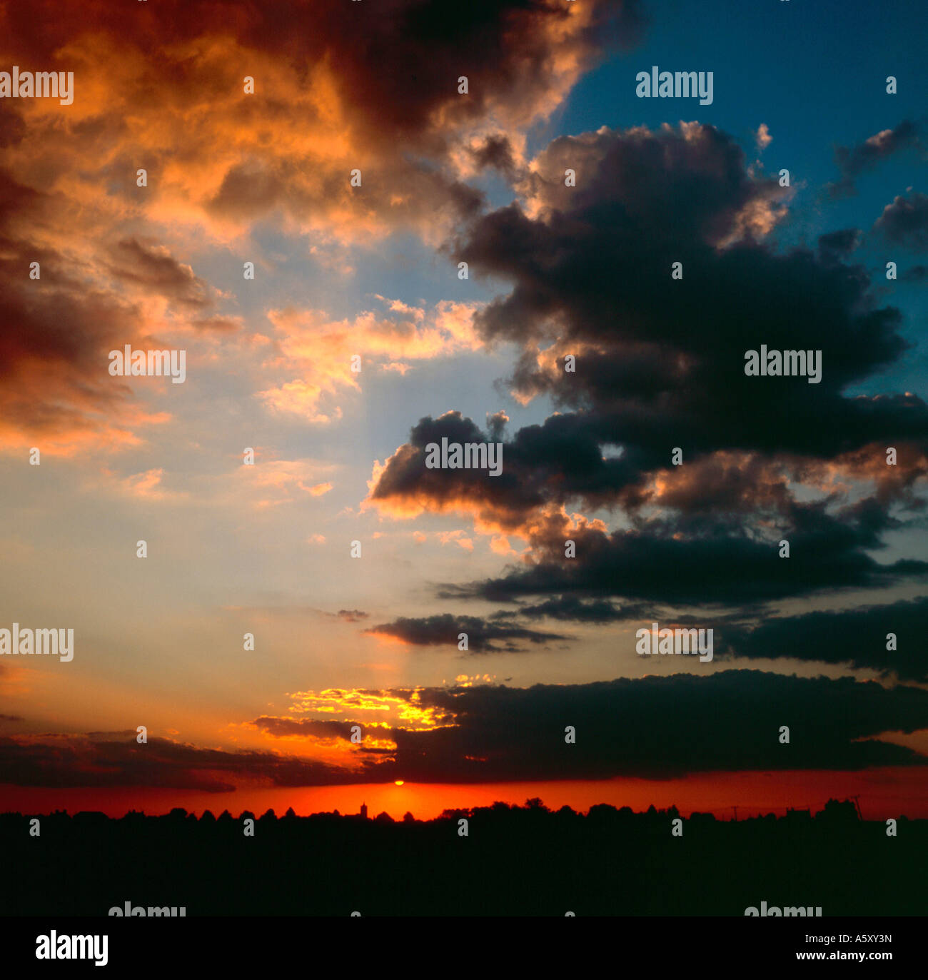 Coucher de soleil anglais Photo Stock - Alamy
