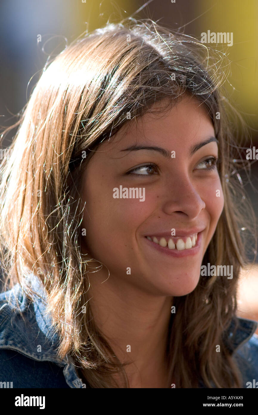 Jeune femme argentine à Buenos Aires, Argentine. Banque D'Images
