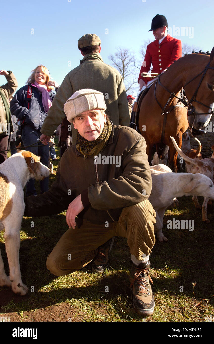 Le Bicester Hunt rencontrez 19 Feb 2005 à Stratton Audley Oxfordshire le premier samedi après l'interdiction de la chasse à courre Banque D'Images