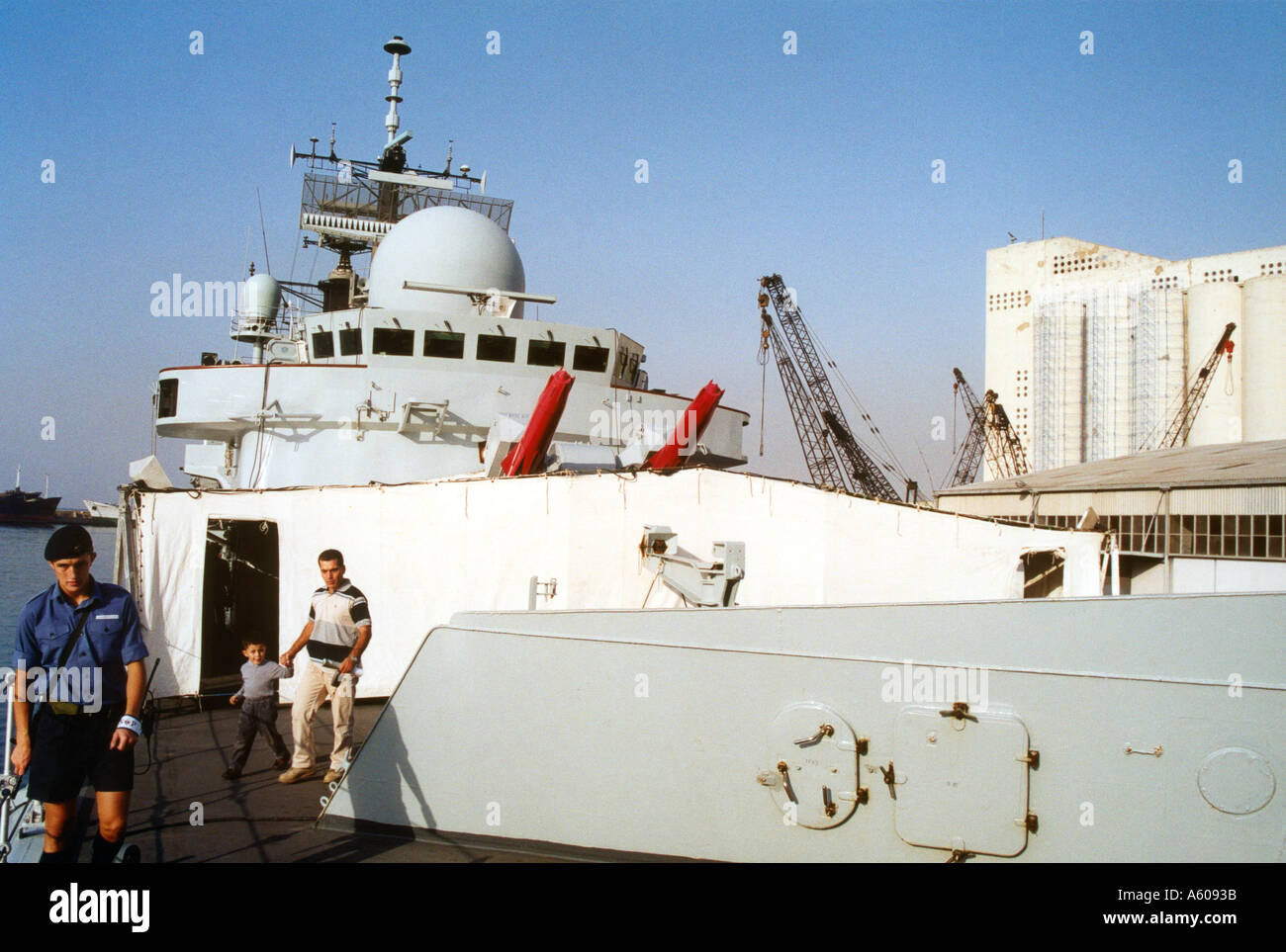 Le HMS Edinburgh royal navy warship visite dans le port de Beyrouth Liban Banque D'Images