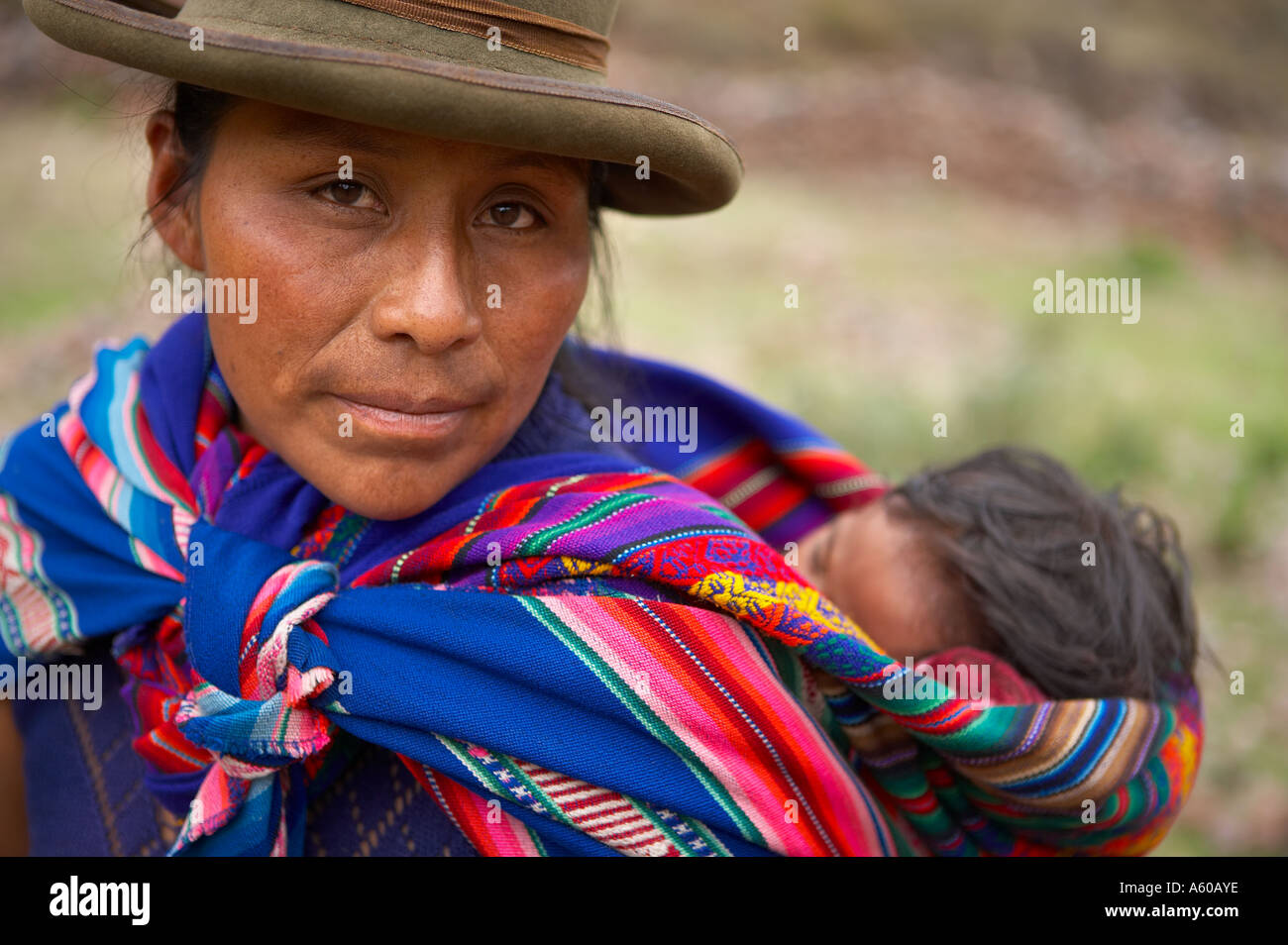 Femme Avec Bebe Vallee Sacree Pisac Nr Cusco Perou Photo Stock Alamy Femme Avec Bebe Vallee Sacree Pisac Nr Cusco Perou Photo Stock Alamy