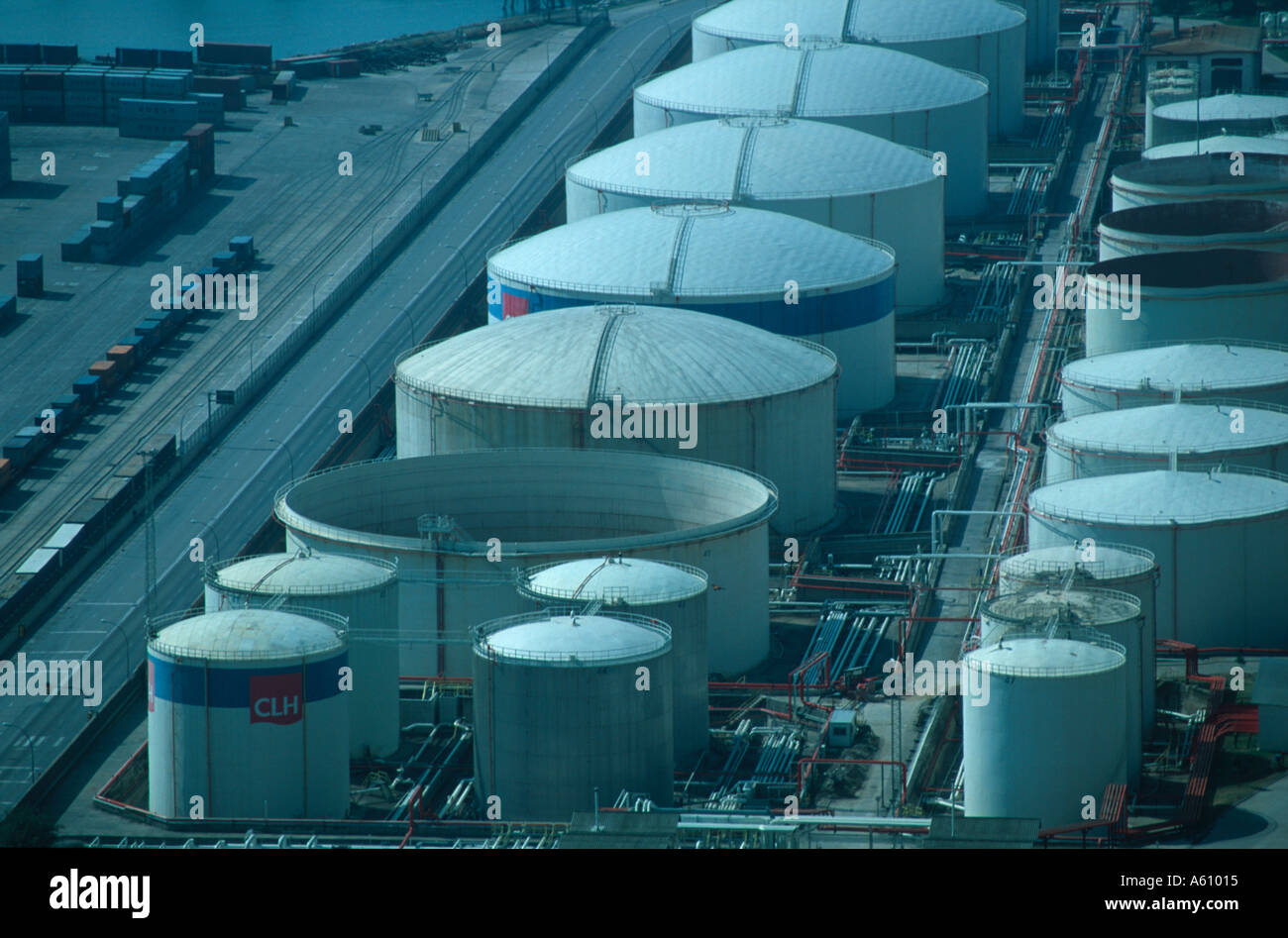 Cuves de stockage de carburant des quais de Barcelone Banque D'Images