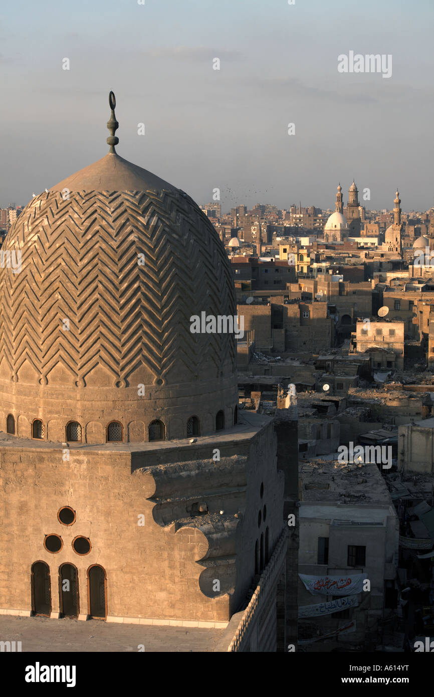 Surplombant Bab Zuweila et islamique Le Caire, Egypte Banque D'Images