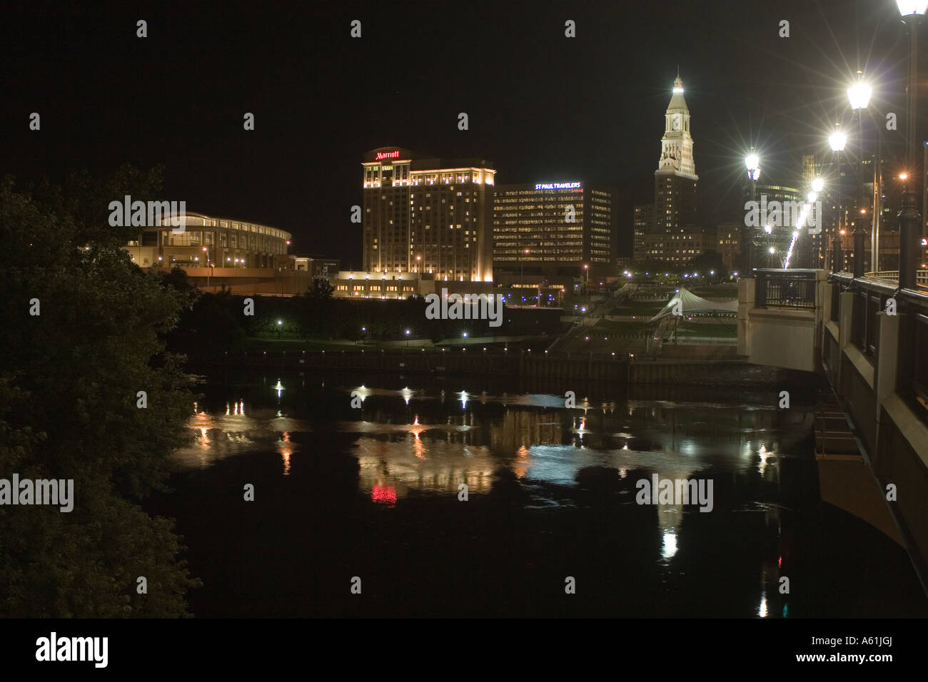 Hartford, CT la nuit Banque D'Images