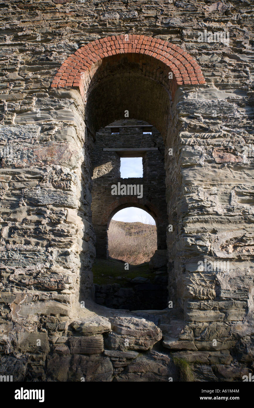 Cornish tin mine reste à Trevallas Coombe Banque D'Images