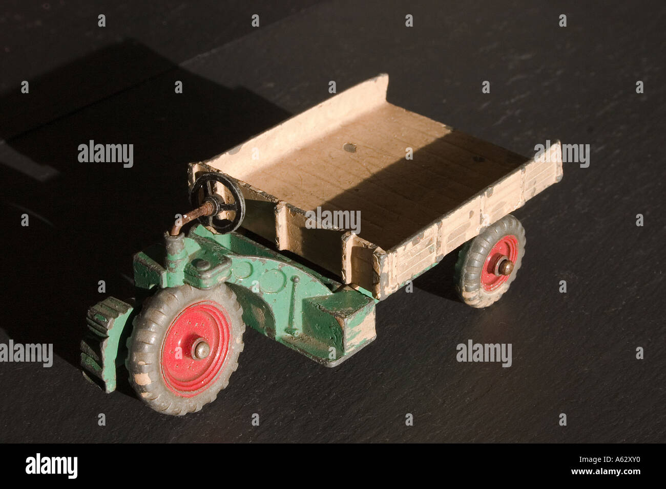 La Dinky Toys Motocart véhicule agricole, à partir de la fin des années 1940 Banque D'Images